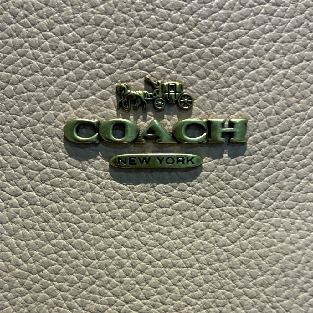 Coach Studded Leather Tote👝 - Picture 2 of 9